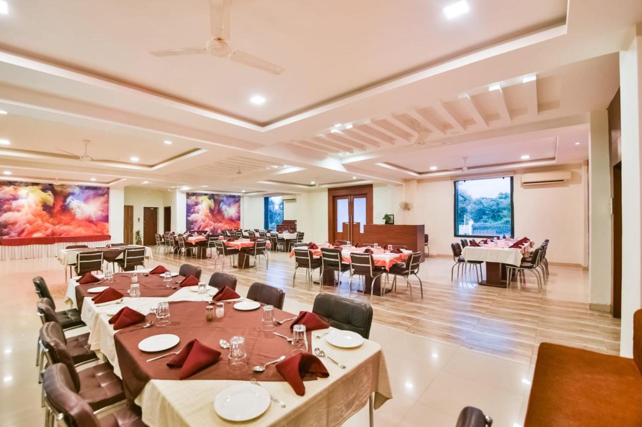Palette - The Elegance Resort Chittorgarh Exterior foto